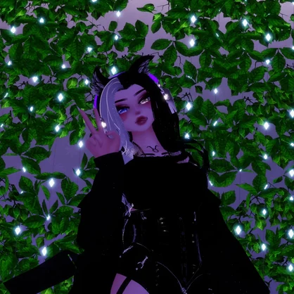 "Jade" --- Goth Gamer Girl